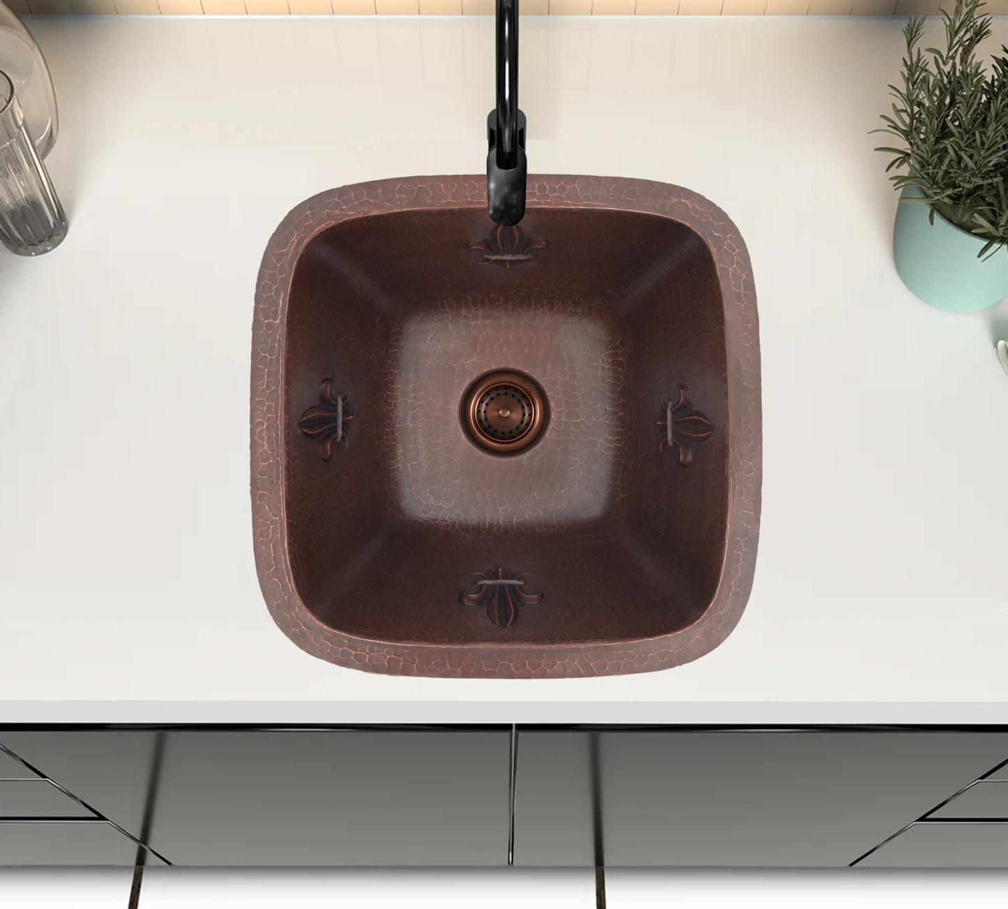 Fregadero de barra cuadrado de cobre Diseño de flor de lis 